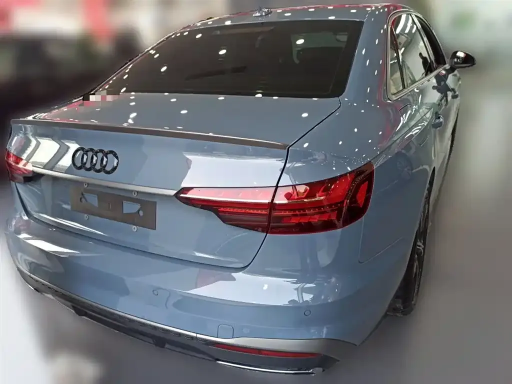 Audi A4L 2022 из CN, фото 10