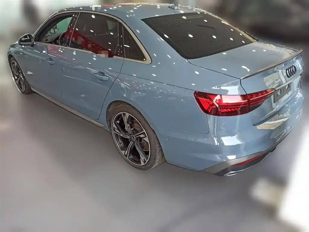 Audi A4L 2022 из CN, фото 9