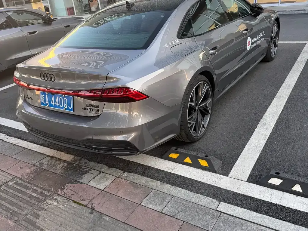 Audi A7L 2024 из CN, фото 3