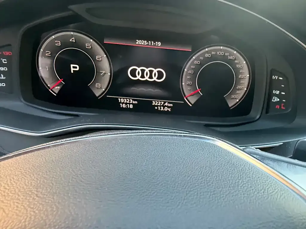 Audi A7L 2024 из CN, фото 7