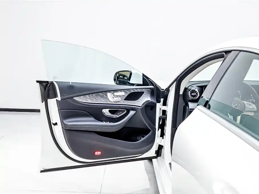 Mercedes-Benz CLS — фото 7