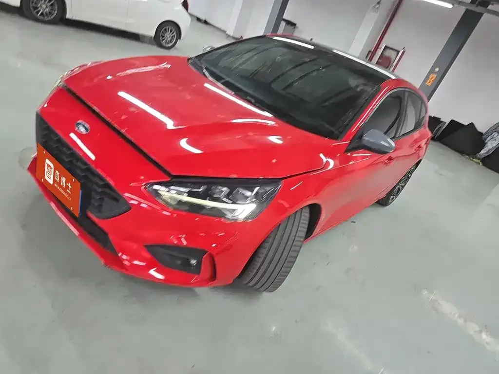 Ford Focus 2021 из CN, фото 1