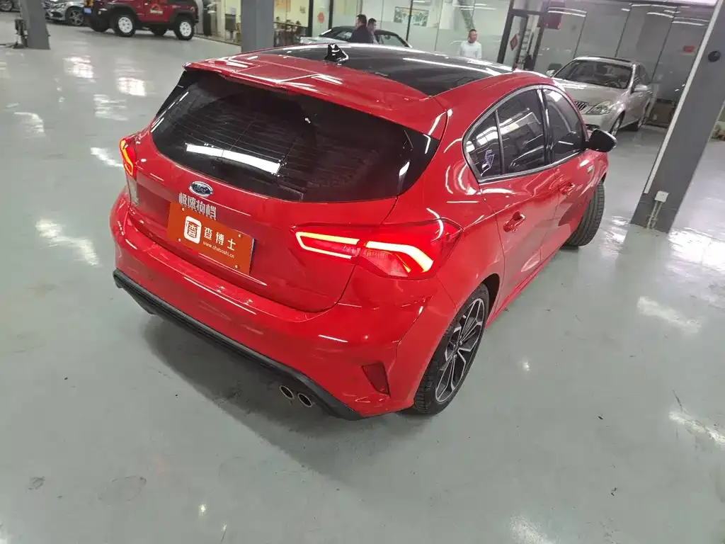 Ford Focus 2021 из CN, фото 2