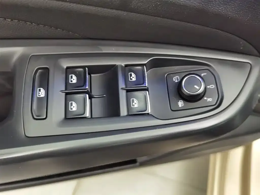 Volkswagen Passat — фото 9