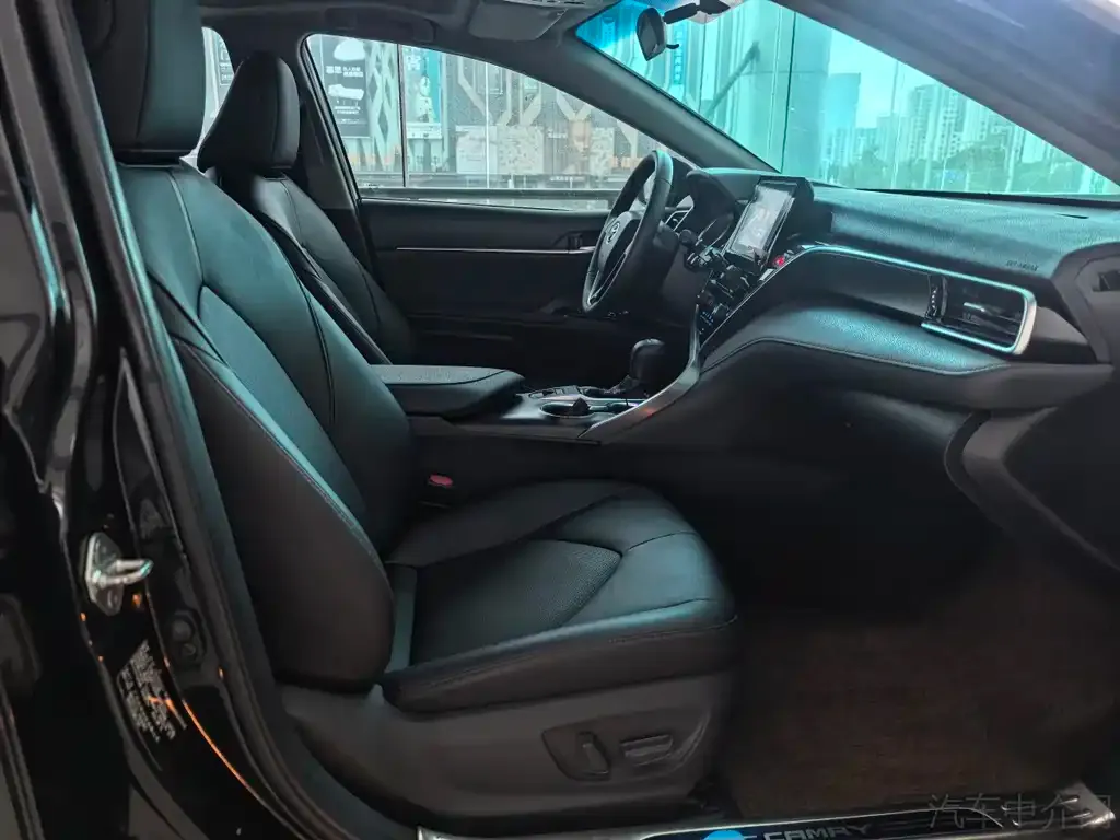 Toyota Camry 2022 из CN, фото 4