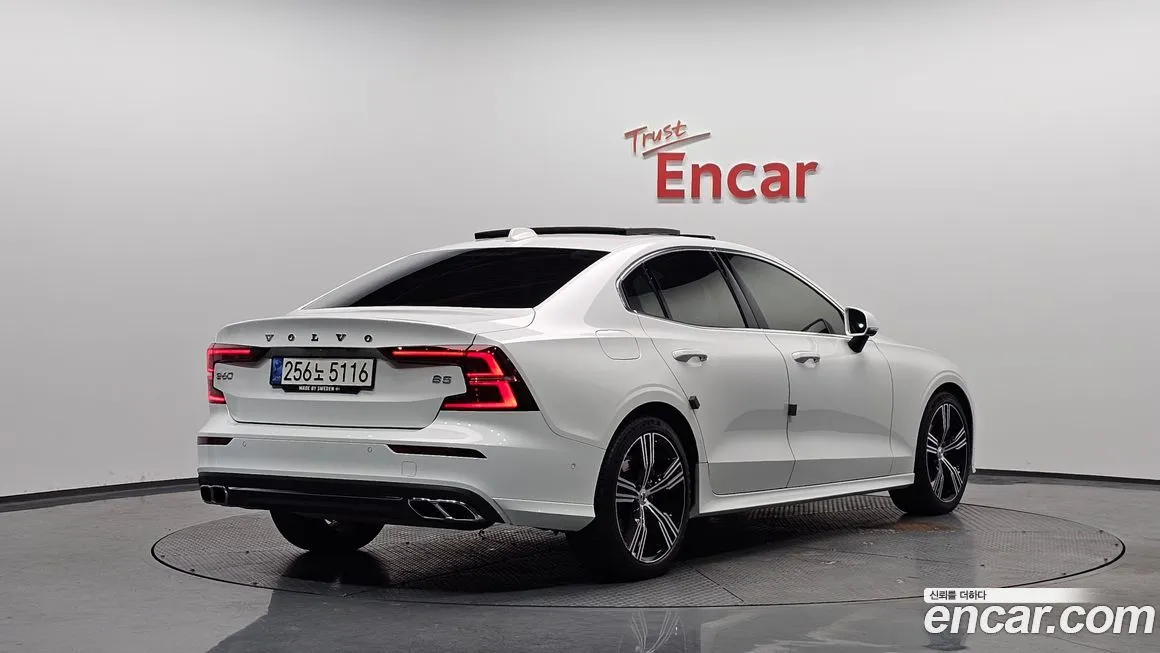 Volvo S60 2022 из KR, фото 2