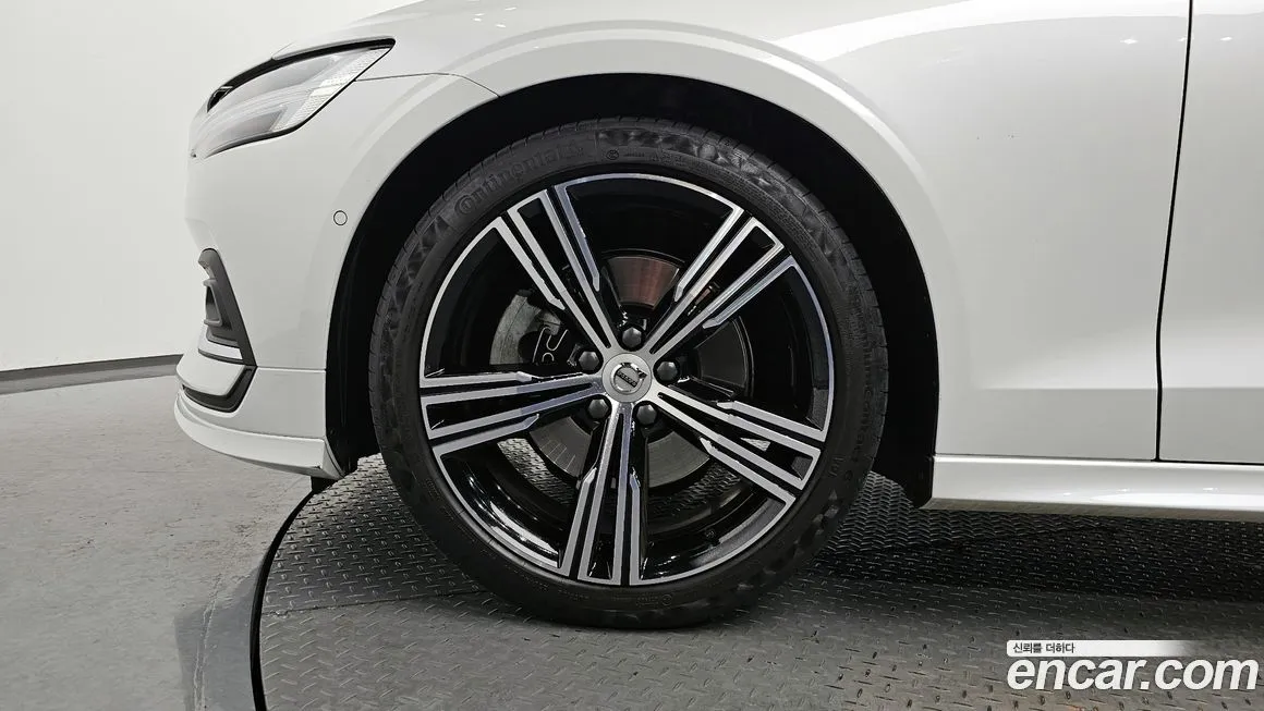 Volvo S60 2022 из KR, фото 5