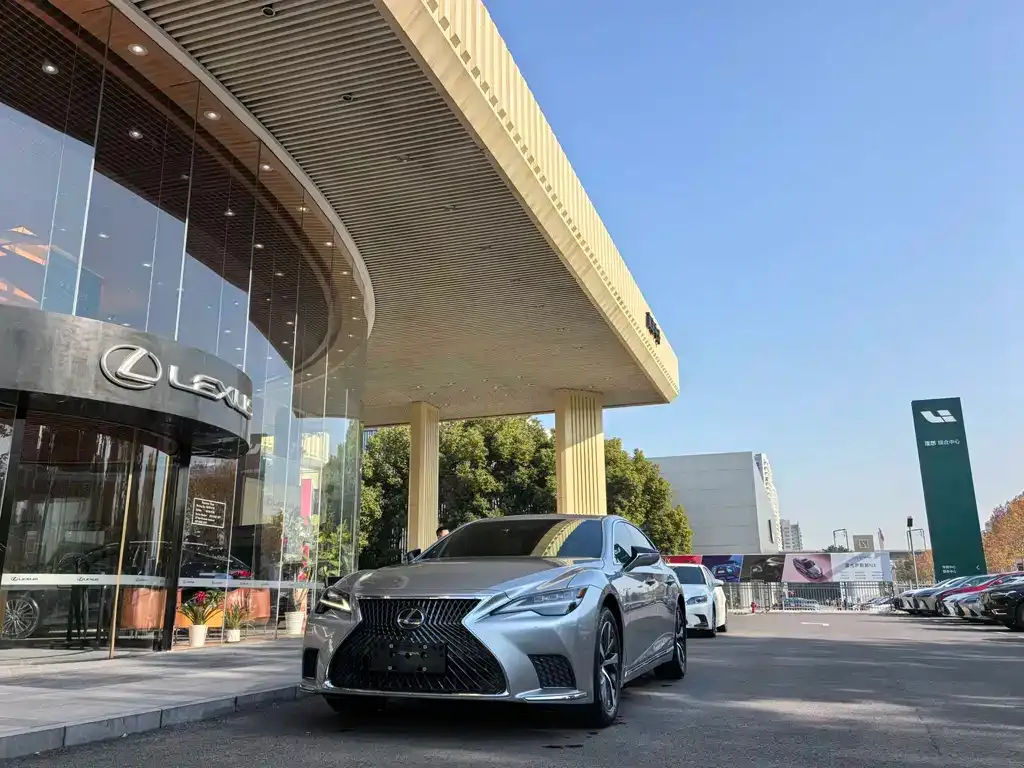 Lexus LS 2022 из CN, фото 1