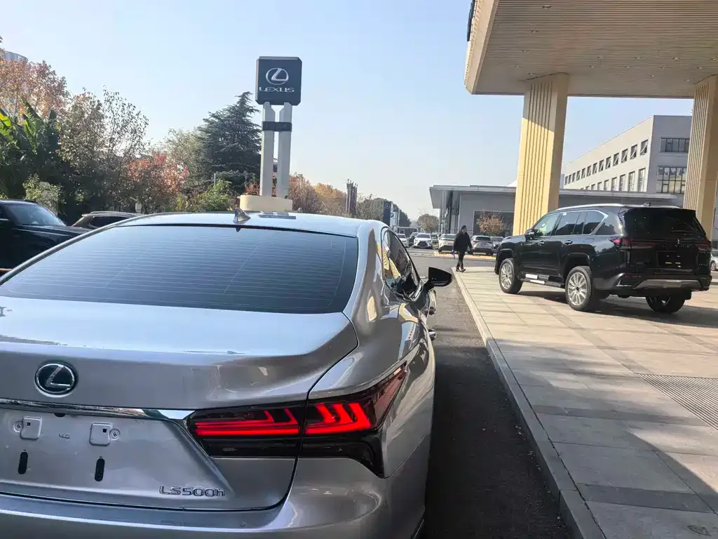 Lexus LS 2022 из CN, фото 10