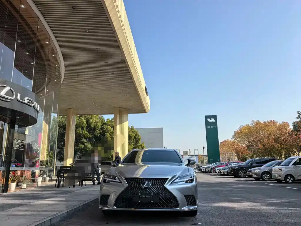 Lexus LS 2022 из CN, фото 2