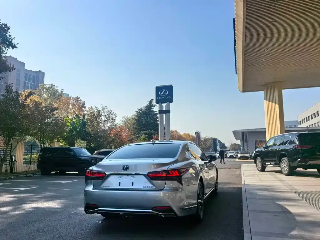 Lexus LS 2022 из CN, фото 9