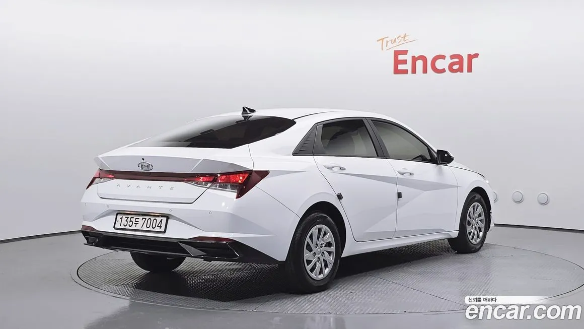 Hyundai AVANTE — фото 2