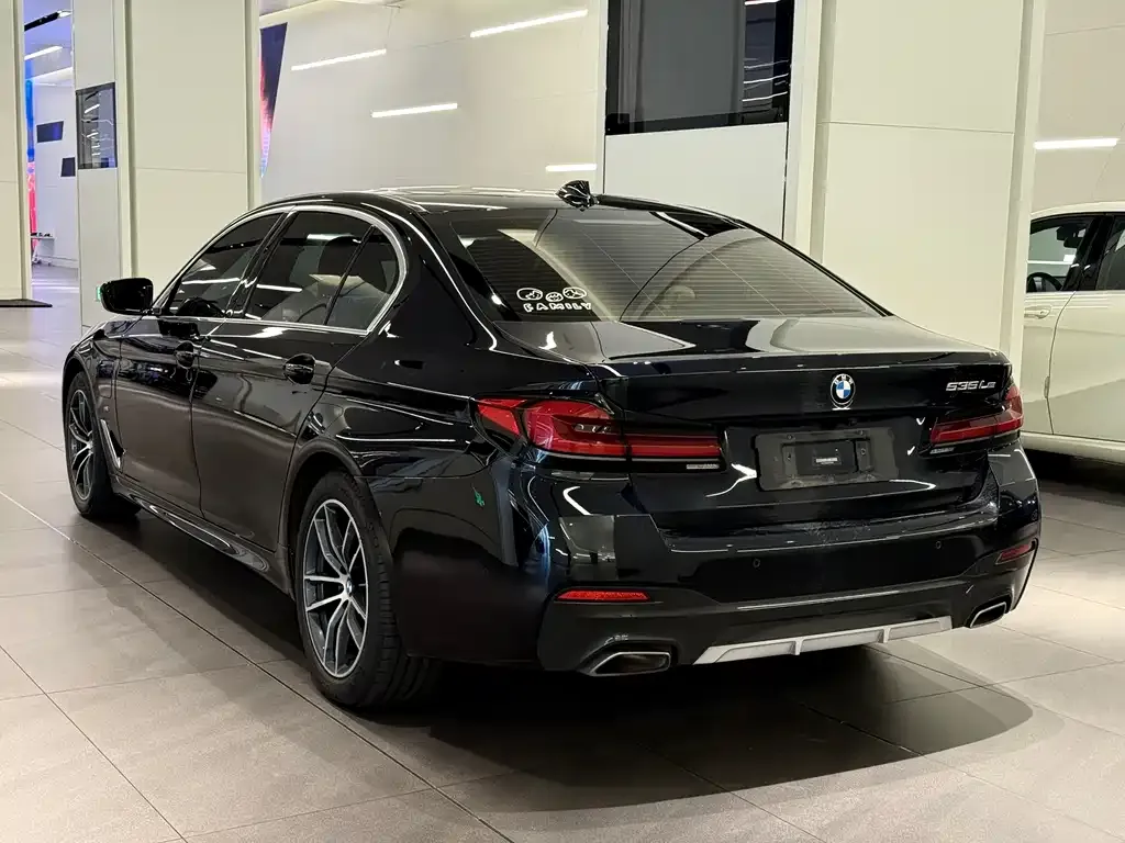 BMW 5 Series New Energy — фото 7