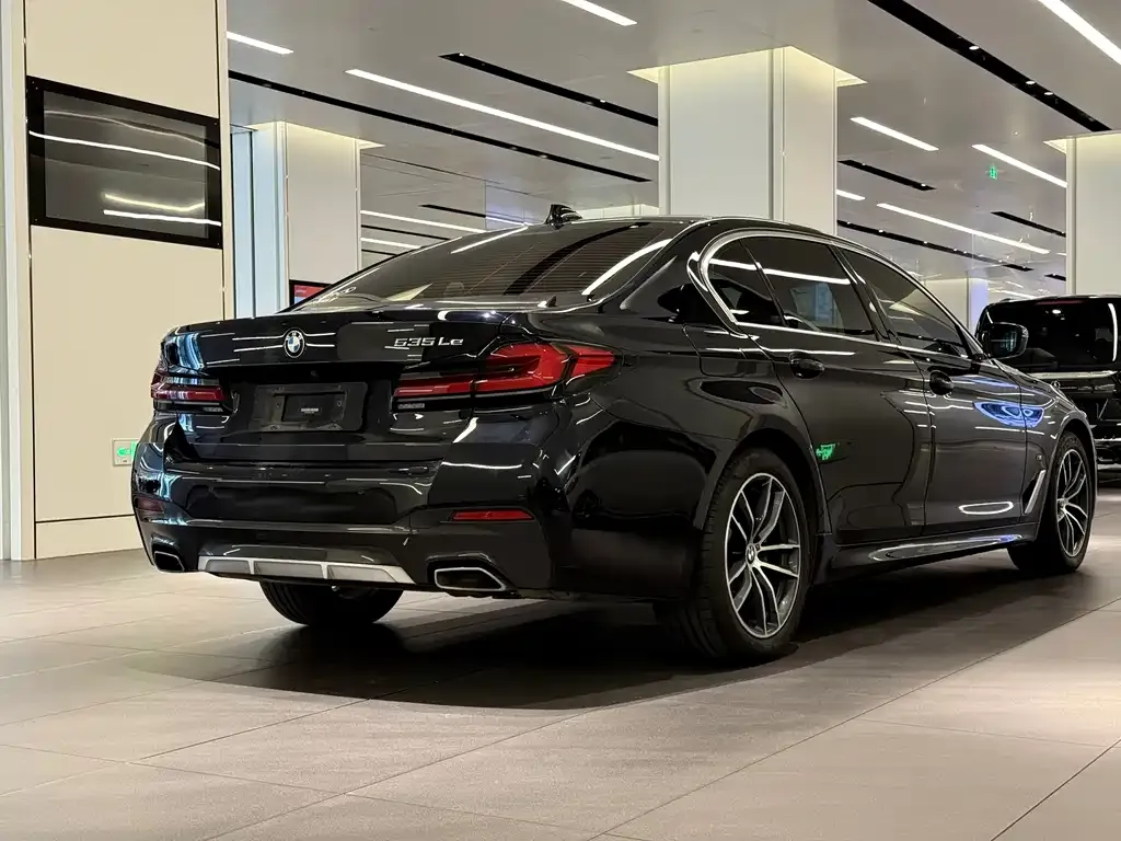 BMW 5 Series New Energy — фото 9