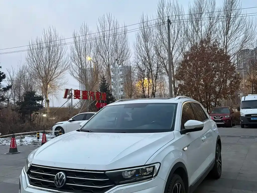 Volkswagen T-Roc 2023 из CN, фото 1