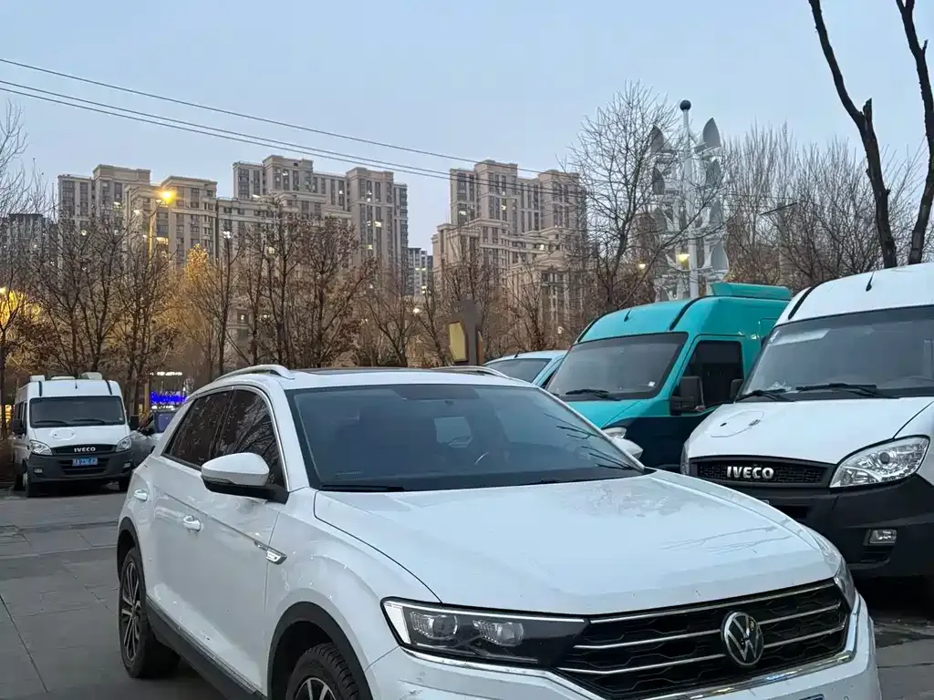 Volkswagen T-Roc 2023 из CN, фото 2