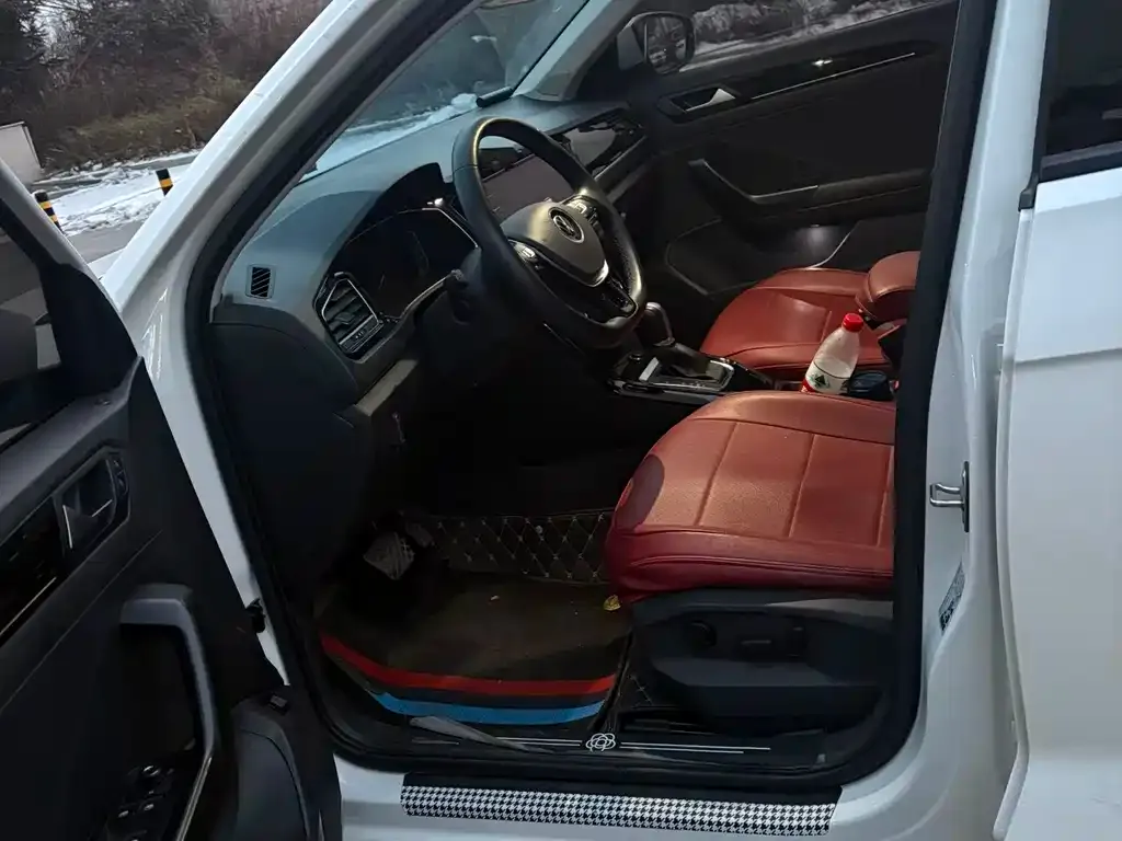 Volkswagen T-Roc 2023 из CN, фото 5
