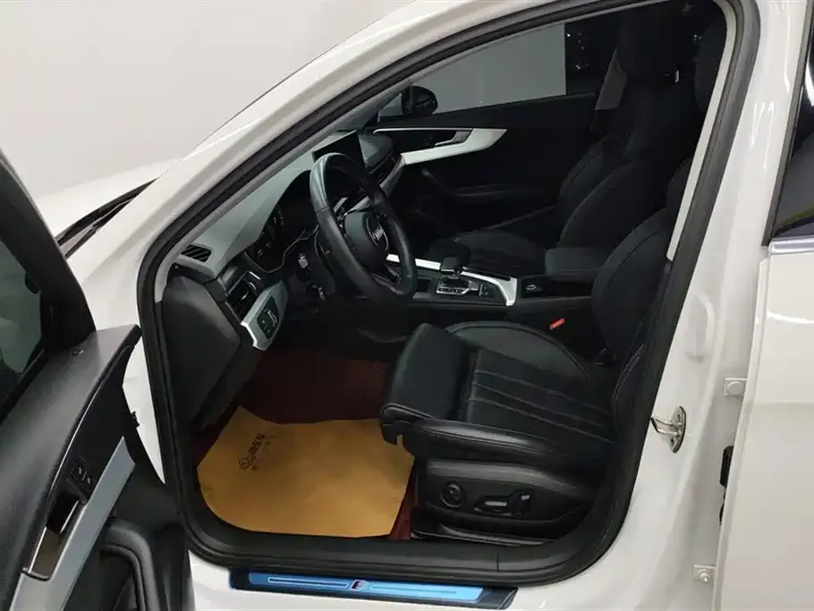 Audi A4L 2023 из CN, фото 9