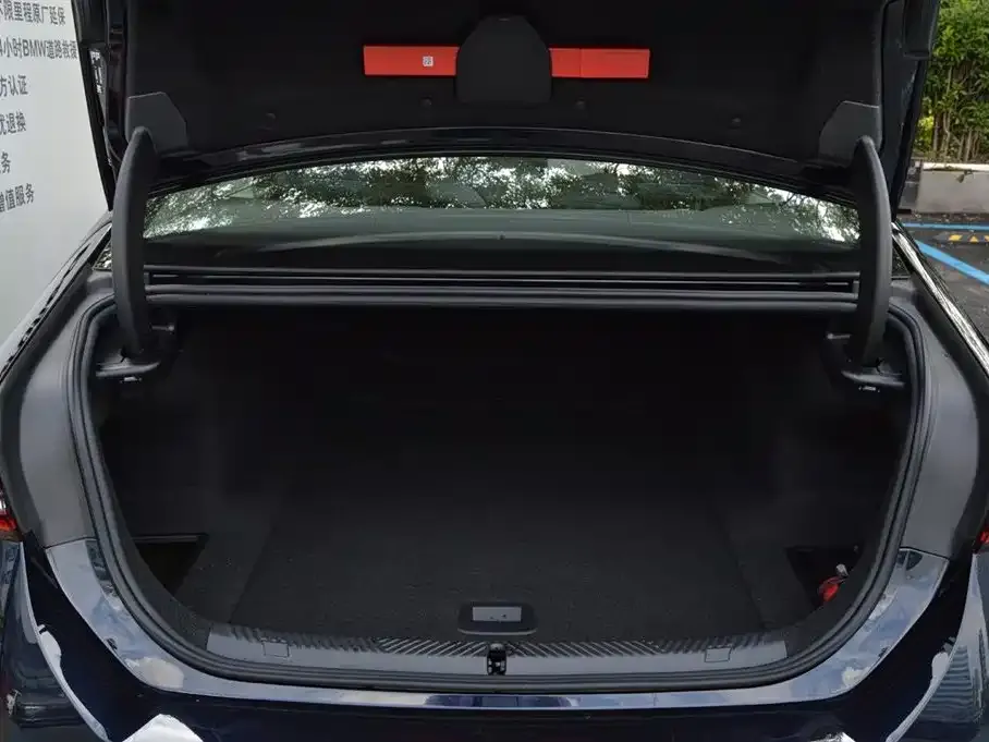 BMW i5 — фото 9