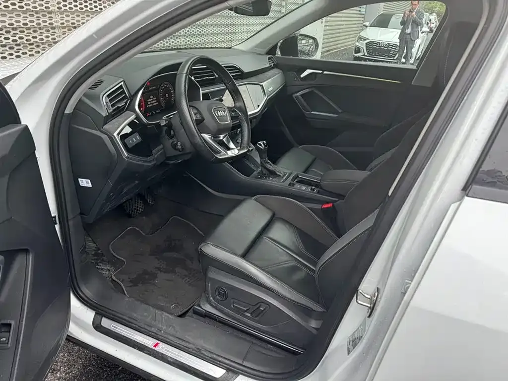 Audi Q3 Sportback — фото 10