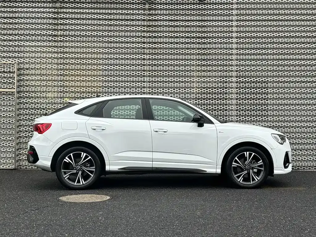 Audi Q3 Sportback — фото 4