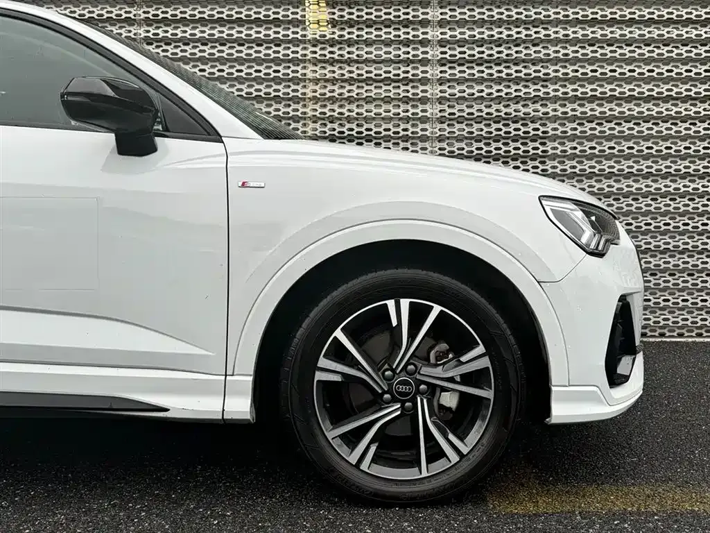 Audi Q3 Sportback — фото 5