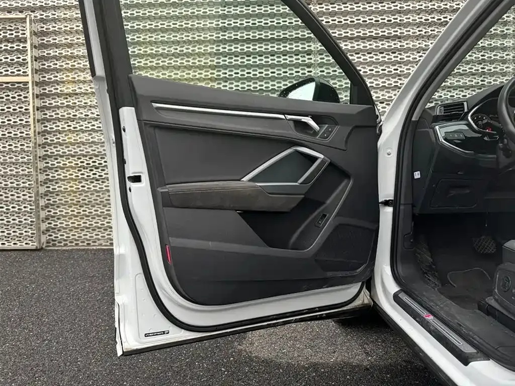 Audi Q3 Sportback — фото 9