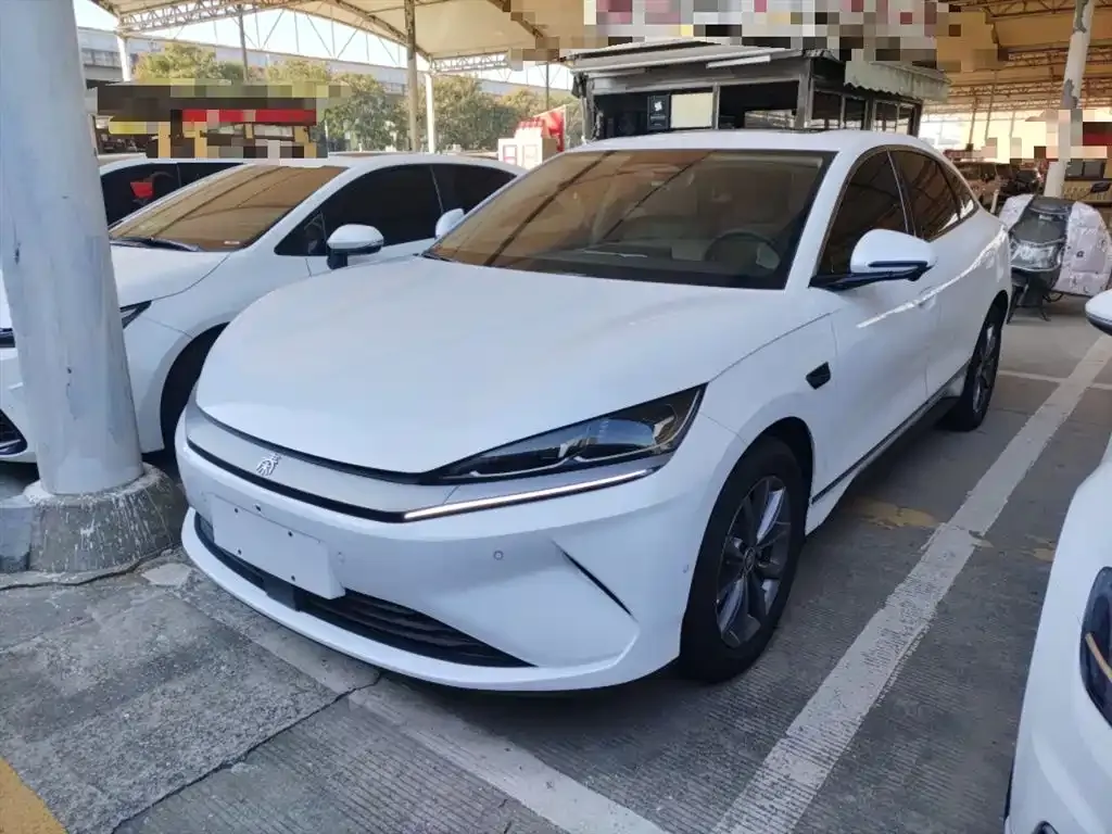 BYD Qin L — фото 1