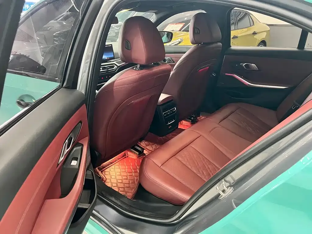 BMW 3 Series 2023 из CN, фото 9