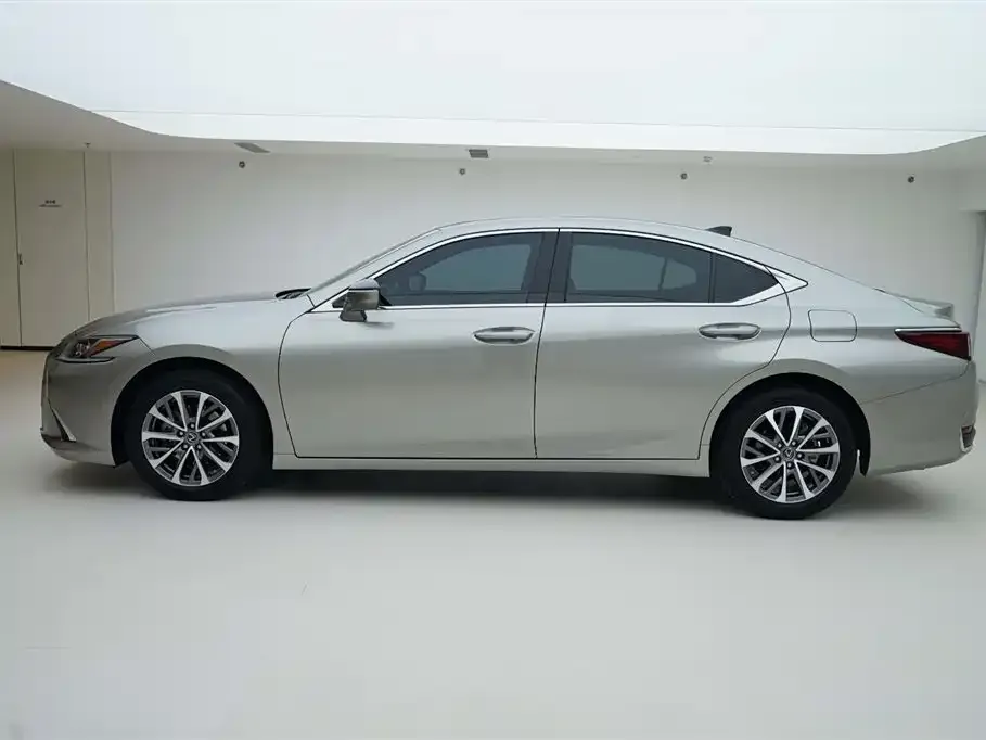 Lexus ES 2023 из CN, фото 3