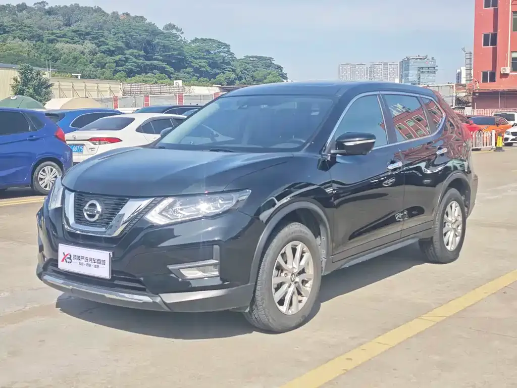 Nissan X-Trail — фото 1