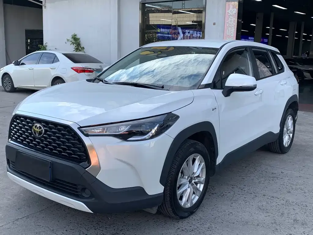 Toyota Corolla Cross — фото 1