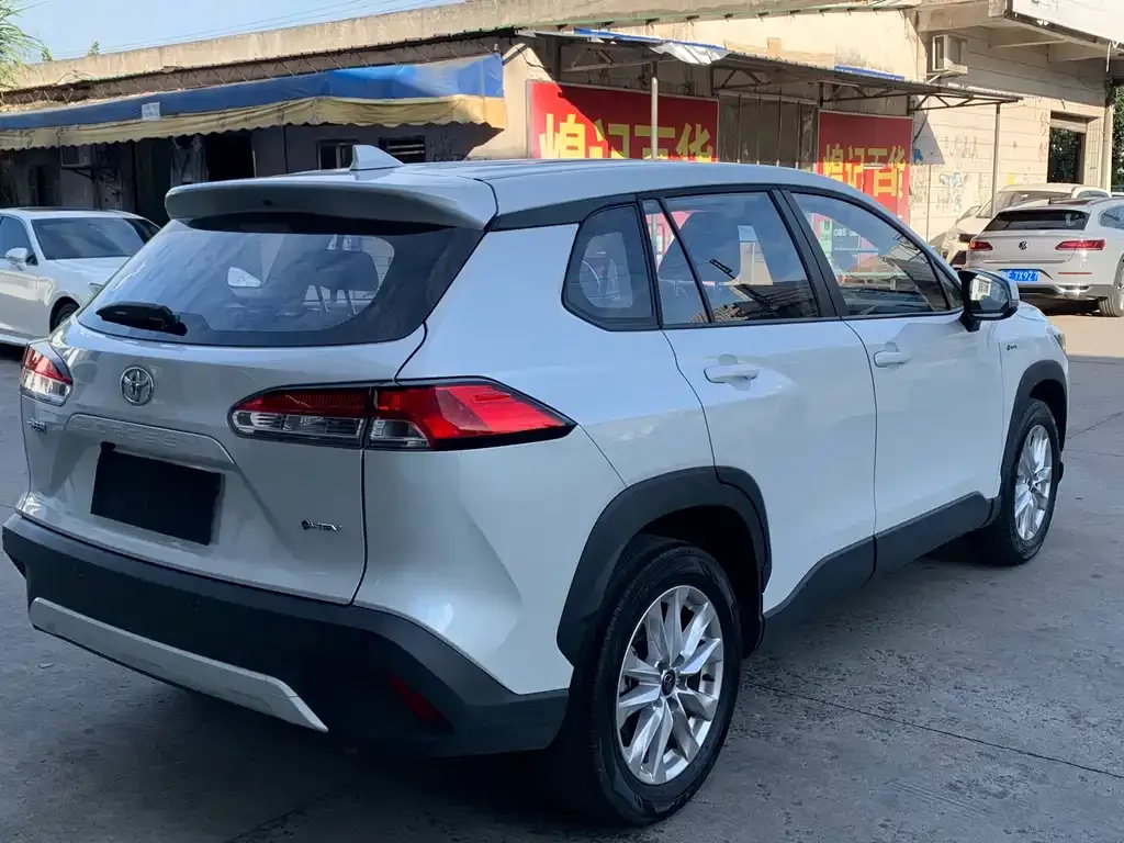Toyota Corolla Cross — фото 9