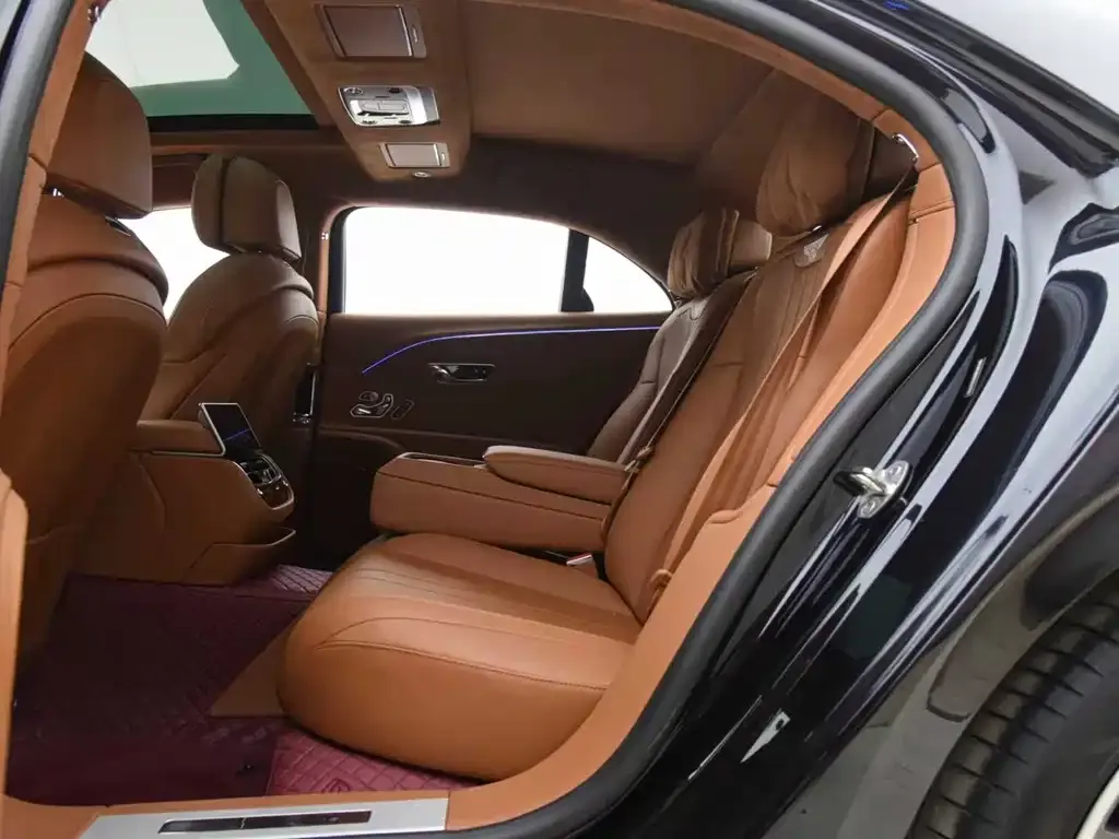Bentley Flying Spur — фото 9