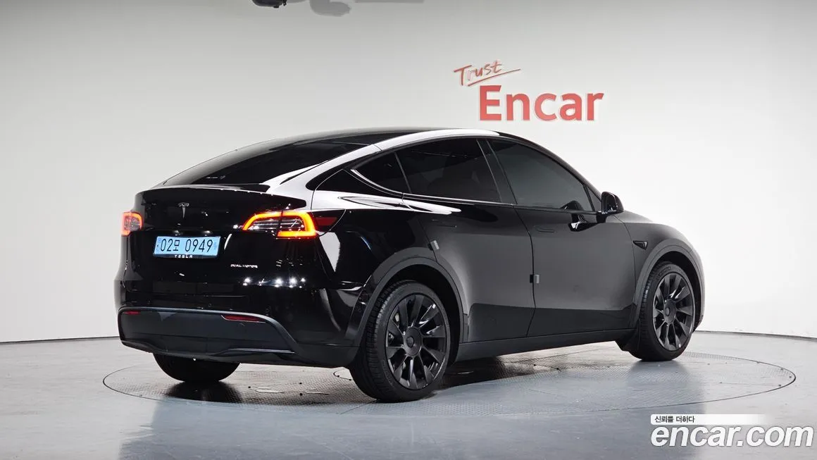 Tesla Model Y — фото 3