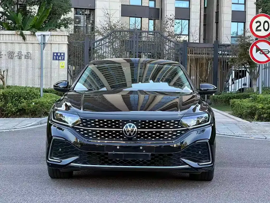 Volkswagen Passat 2022 из CN, фото 2