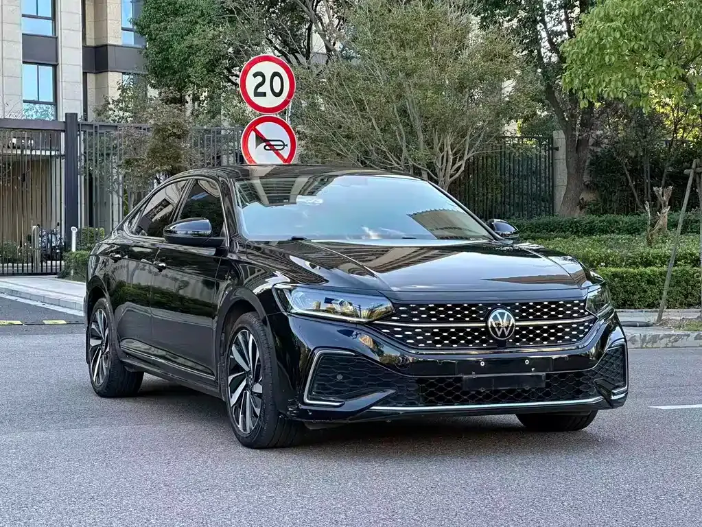 Volkswagen Passat 2022 из CN, фото 3