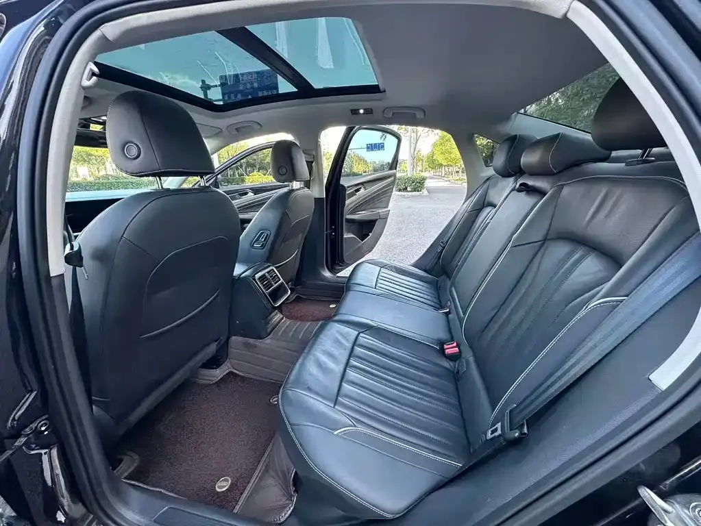 Volkswagen Passat 2022 из CN, фото 6