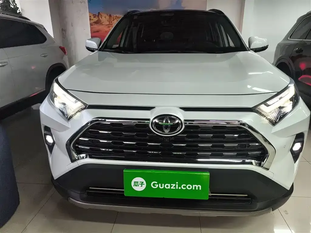 Toyota RAV4 2024 из CN, фото 3