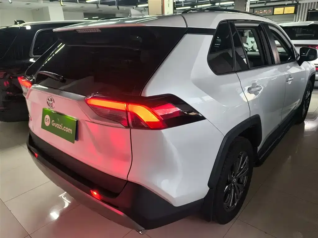 Toyota RAV4 2024 из CN, фото 6