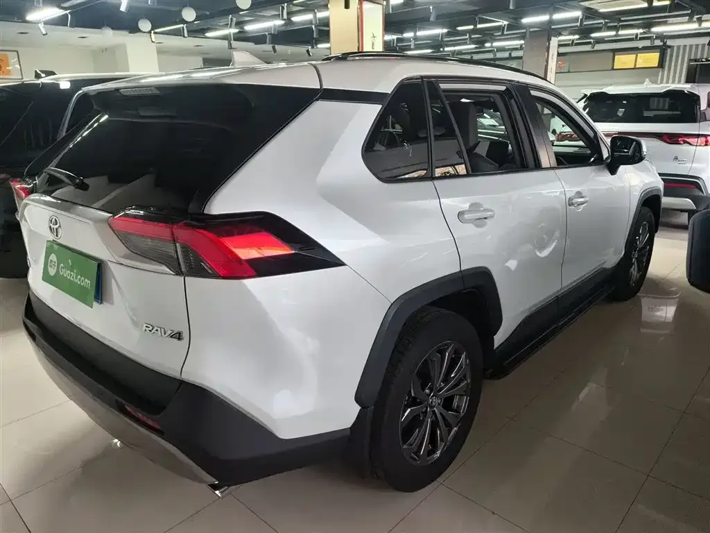 Toyota RAV4 2024 из CN, фото 7