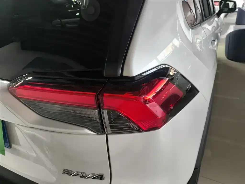 Toyota RAV4 2024 из CN, фото 8