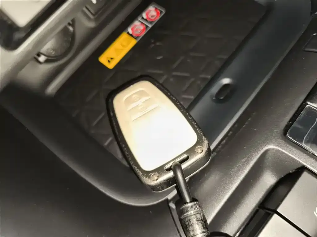 Toyota RAV4 2024 из CN, фото 9