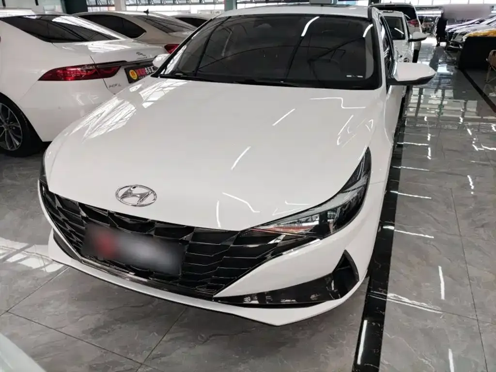 Hyundai Elantra — фото 3