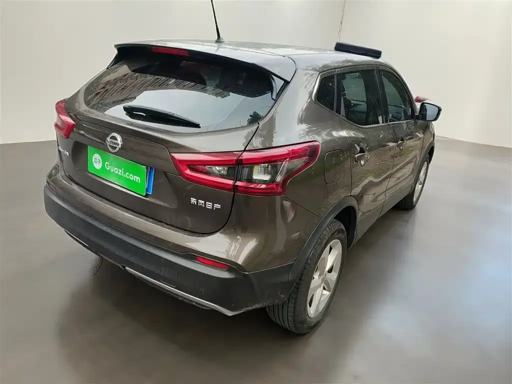 Nissan Qashqai — фото 7