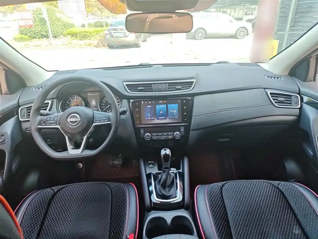 Nissan Qashqai — фото 10
