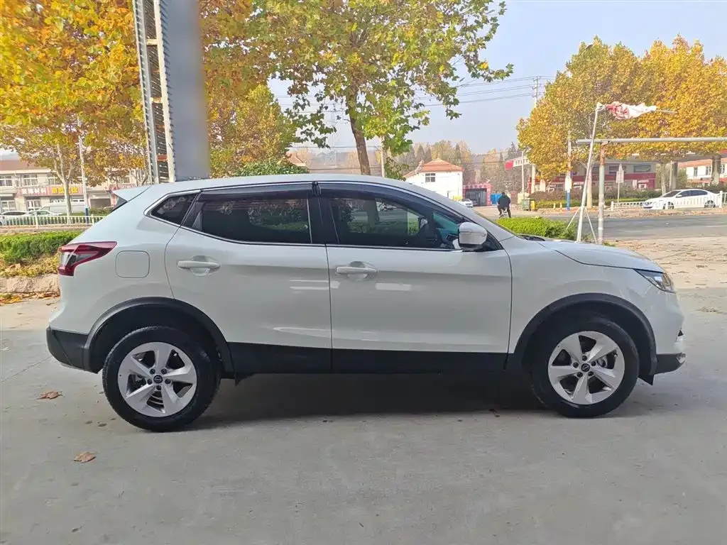 Nissan Qashqai — фото 4