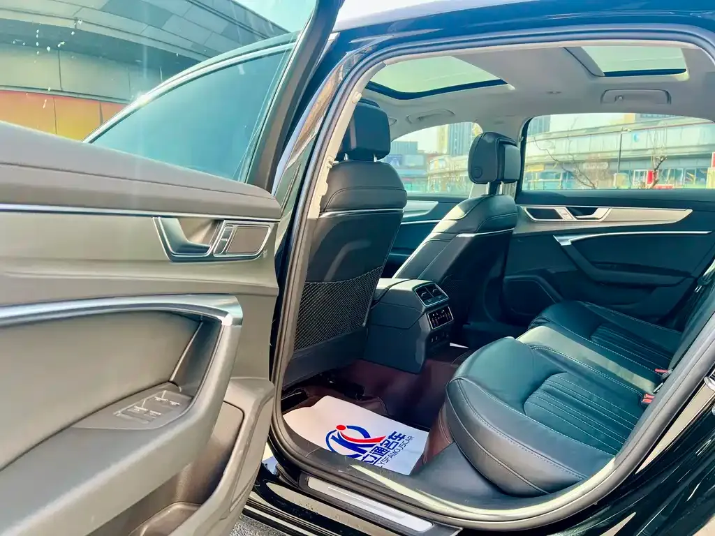 Audi A6L 2023 из CN, фото 6
