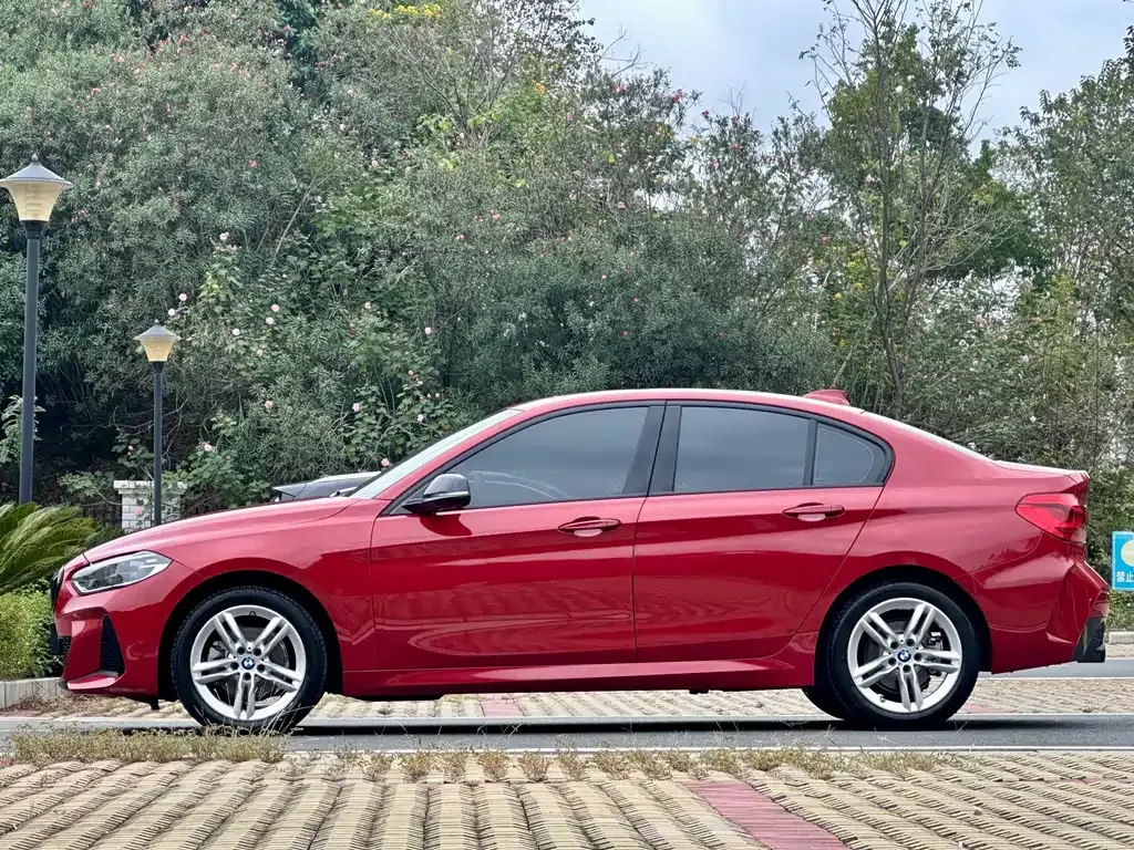 BMW 1 Series 2021 из CN, фото 8