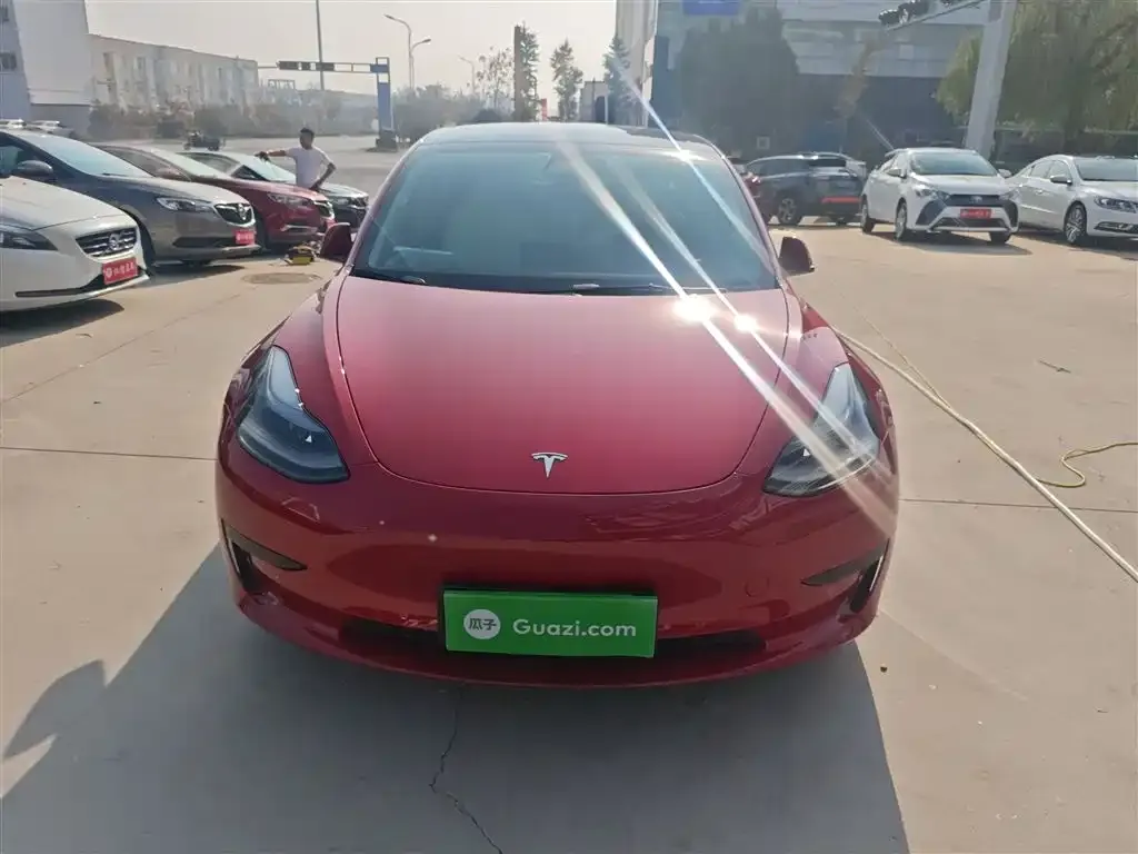 Tesla Model 3 — фото 3